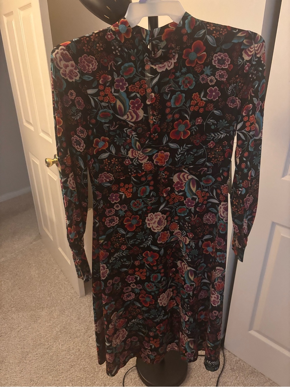 Lulu's Black Floral Long-Sleeve Midi Dress